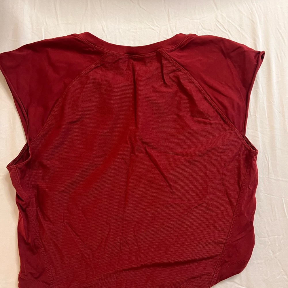 Alphalete Mesh back crop top - Picture 2 of 2